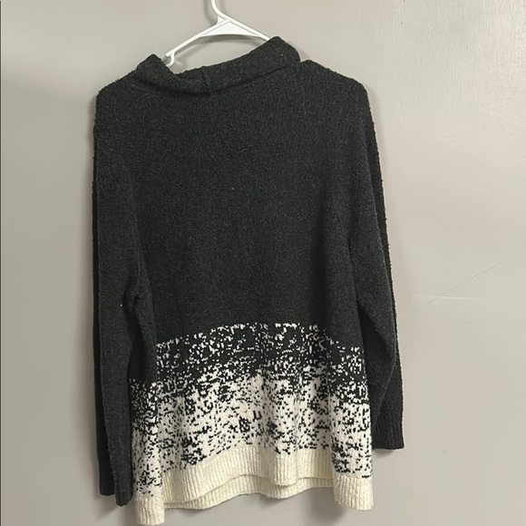 Black and White Cowl Neck Sweater with Snowflake Design - Picture 4 of 4